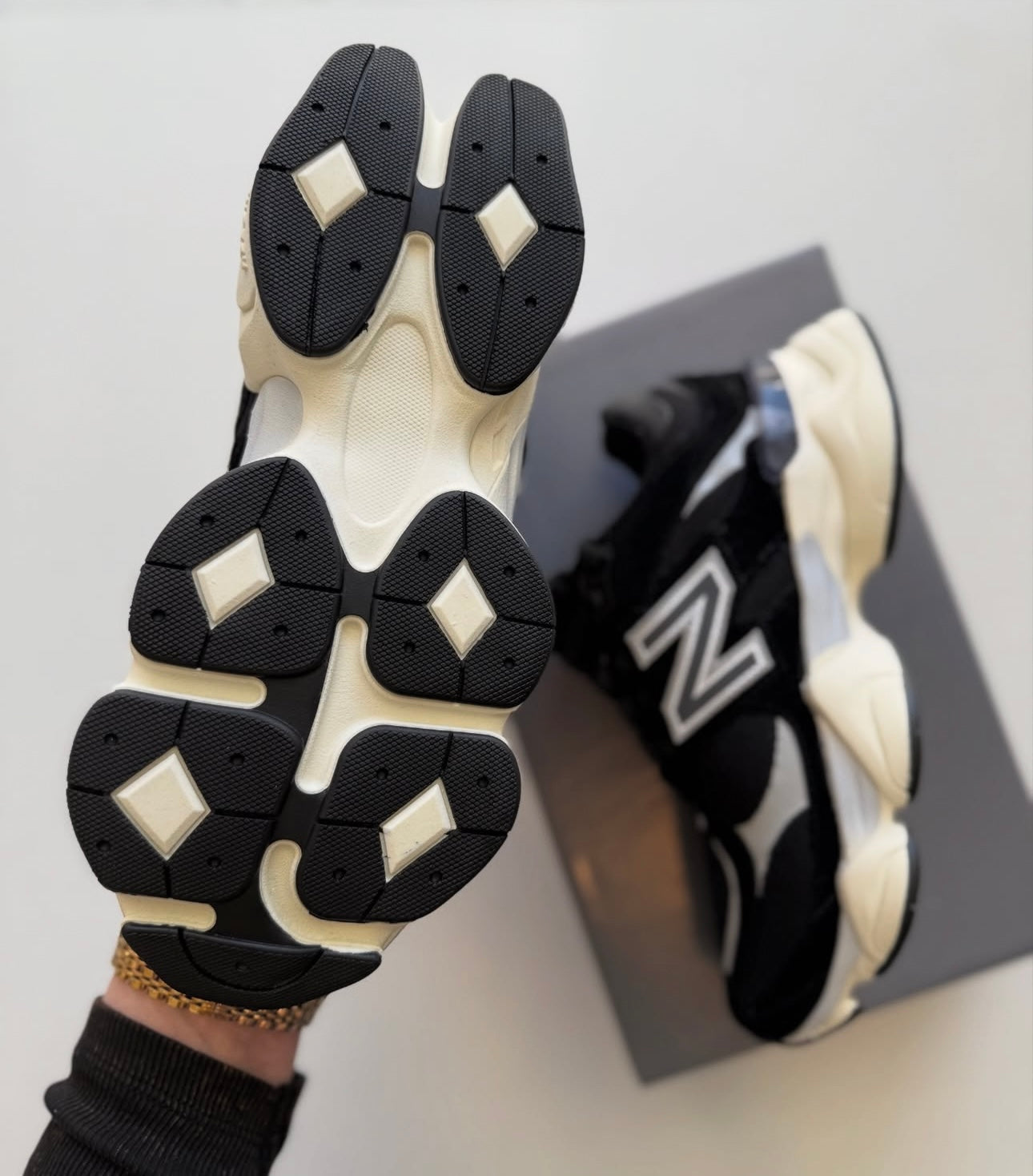 New balance black