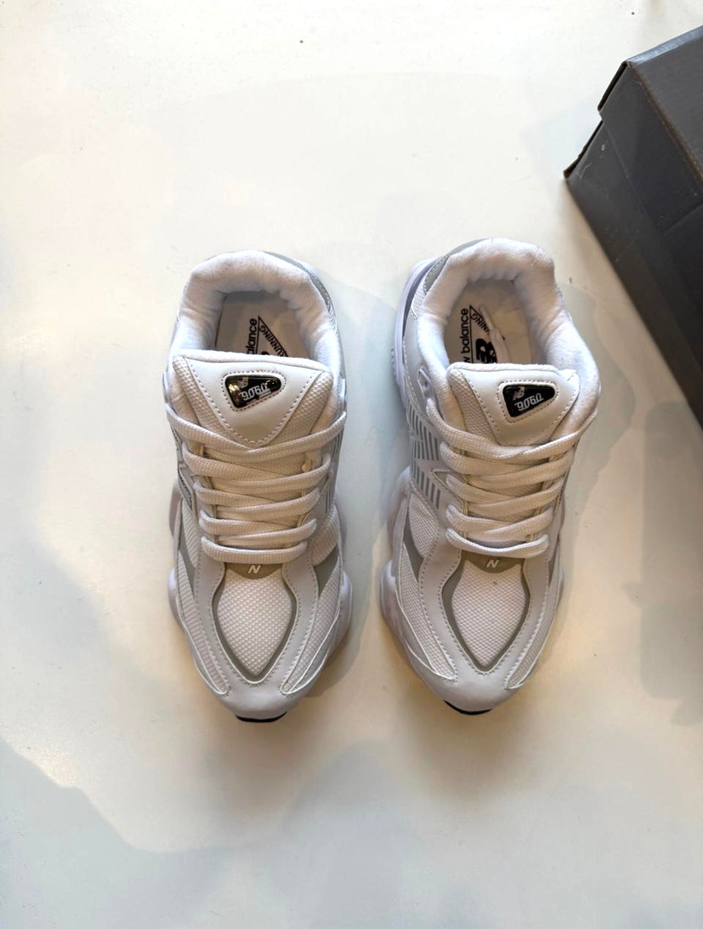 New balance white