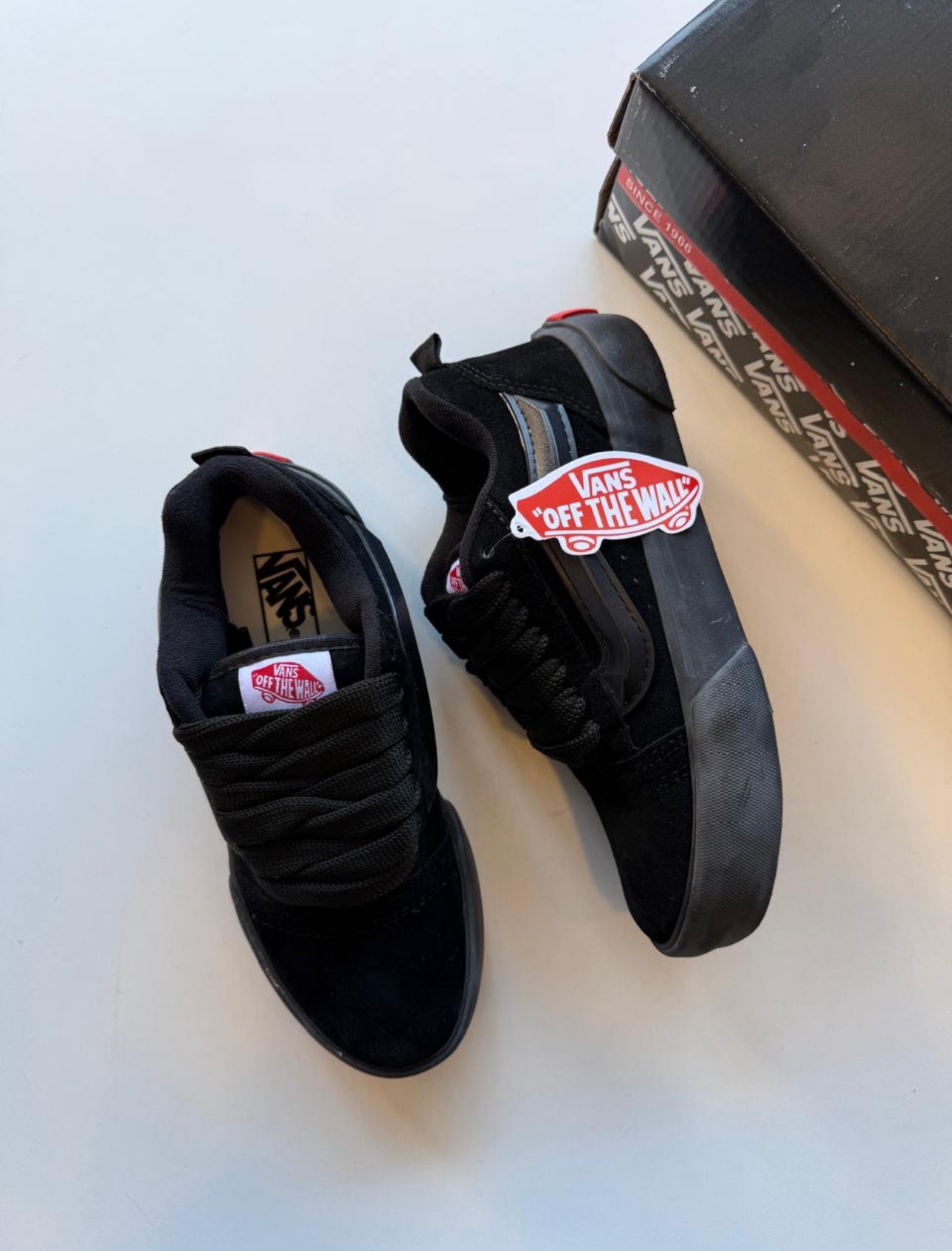 Vans knu total black